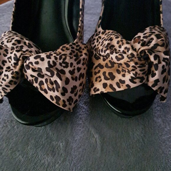 Leopard Pattern Heels - Picture 10 of 12